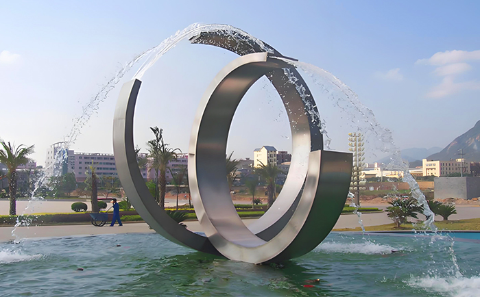 靈動水韻，不銹鋼噴泉雕塑的夢幻交響